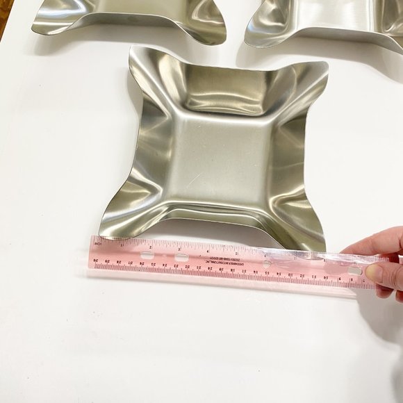 Oneida Square Stainless Steel Platters Set of 3 - Picture 3 of 9